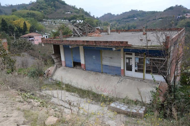 Bir Mahalle, 15 Yıldır Heyelan Korkusu ile Yaşıyor