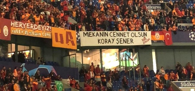 Galatasaraylı Taraftarlar, Derbi Maçta Hayatını Kaybeden Koray Şener'i Unutmadı!