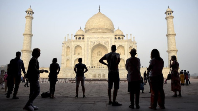 Milyonlarca Müslümanın Yaşadığı Hindistan'da, Tac Mahal'de Namaz Kılmak Yasaklandı!