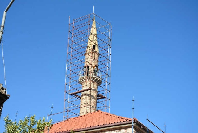 Polis, Minareye Çıkan Genci Hayati Bir Müdahaleyle Kurtardı