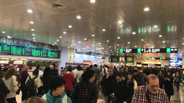 Son Dakika! Barselona'da Bomba Alarmı: Bavulda Görüldü Barselona'da Bir Valizin İçinde Bomba Bulundu