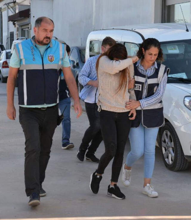 17 Yaşındaki Kızla Buluşan 55 Yaşındaki Çiftçi, Şantaja Uğradığı Sırada Kalp Krizi Geçirip Öldü 17 Yaşındaki Kızla Buluşan 55 Yaşındaki Çiftçi, Şantaja Uğradığı Sırada <a class='keyword-sd' href='/kalp-krizi-2/' title='Kalp Krizi'>Kalp Krizi</a> Geçirip Öldü