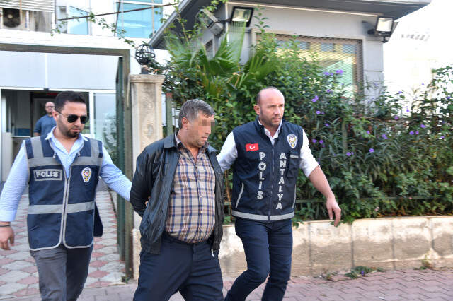 Hastanede Hasta Numarasıyla, Başka Bir Hastanın Cebinden 400 Lira Çaldı Hasta Numarası Yapıp, Tedavi Olan Hastanın Cebinden 400 Lira Çalan Hırsız Yakayı Ele Verdi!