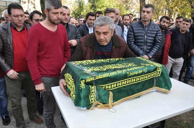 Kreşte Hayatını Kaybeden Minik Tuana, Gözyaşları Arasında Toprağa Verildi