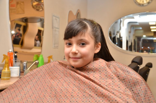 9 Yaşındaki Kız Çocuğu, 'Saçım Saçın Olsun' Kampanyasına Destek İçin Saçlarını Kestirdi