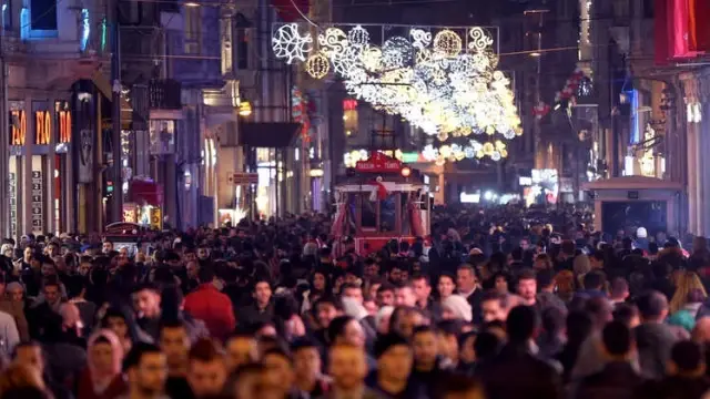 Doğurganlık Hızı Dünya Çapında Düşüyor; Türkiye Dahil Birçok Ülkede Hız, Nüfus Yenilenme Düzeyinin...