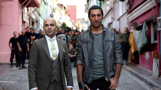 Necip Memili ile İrem Altuğ'un El Ele Görüntülendiği İddia Edildi Necip Memili ile İrem Altuğ'un, El Ele Görüntülendiği İddia Edildi