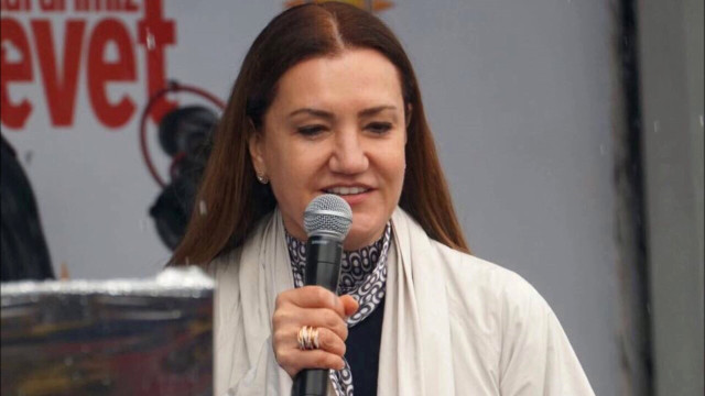 AK Parti, Yerel Seçimlerde İzmir'de Nükhet Hotar'ı Aday Gösterebilir
