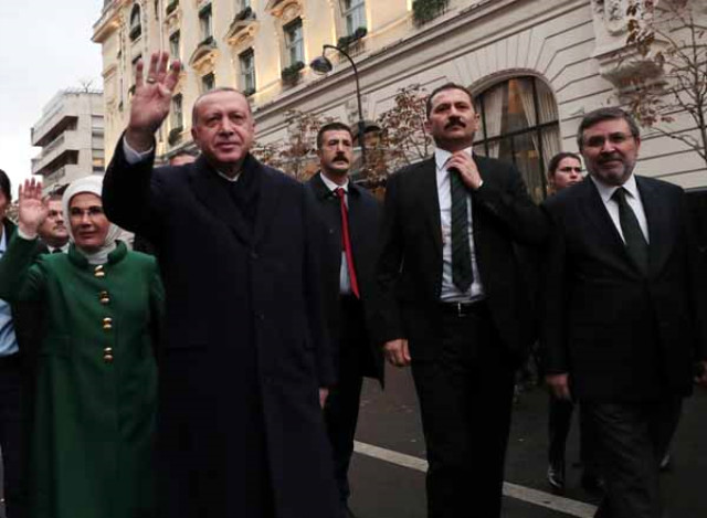 Cumhurbaşkanı Erdoğan'a Fransa'da Sevgi Seli