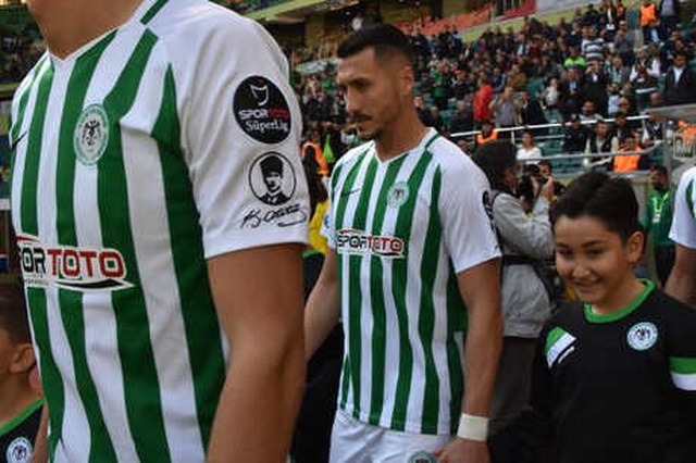 Süper Ligde Oynanan Konyaspor - Ankaragücü Maçına Atatürk İmzası