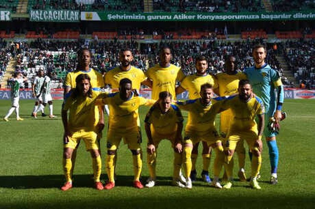 Süper Ligde Oynanan Konyaspor - Ankaragücü Maçına Atatürk İmzası