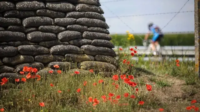 1. Dünya Savaşı'nın Bitişinin 100. Yıldönümünde İngiltere'de Gelincik Rozeti Tartışması
