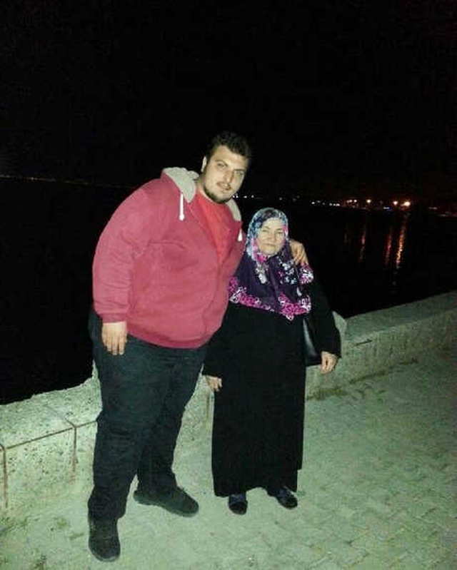 Çevrekilerin Bakışlarından Rahatsız olan Genç, 1 Yılda 122 Kilo Verdi