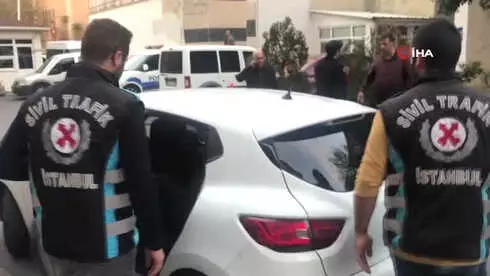 Taksisine Binen Kadın Turisti Taciz Edip Fazla Para Alan Taksici Yakalandı