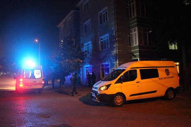Sevgilisiyle Buluşmaya Gittiği Evde 6 Kişinin Saldırısına Uğradı