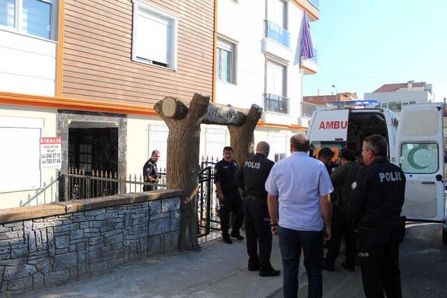 Cani Adam, Eski Eşiyle Görüştüğünü İddia Ettiği Kişiyi Evine Çağırıp Kurşun Yağdırdı