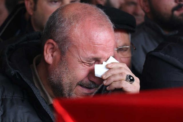 Hakkari'deki Patlamada Şehit Düşen 3 Askerin Cenazesi Toprağa Verildi