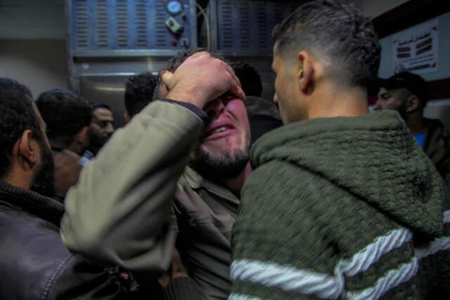 Hamas, İsrail'i 200 Roketle Vurdu Hamas Saldırılara Karşılık Verdi, İsrail'i 200 Roketle Vurdu