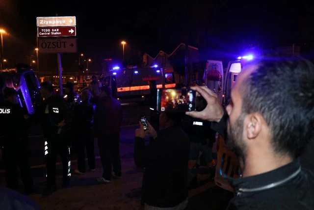 Kazayı Çeken Vatandaşlar, Hızını Alamayıp Gazetecileri de Görüntüledi