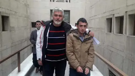 Adliyede Mübaşire Saldıran Gençten Pişkin Savunma: İleri Geri Konuşunca Kafa Attım