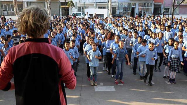 Aydın'da Bir Ortaokulun Öğrencileri, Sabahları Müzikli Egzersiz Yapıp Derse Başlıyor