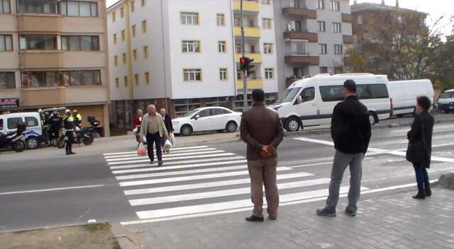 Kırmızı Işıkta Geçen 11 Yayaya 108'er Lira Para Cezası Verildi
