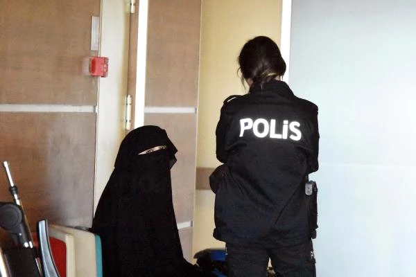 Atatürk'e Hakaretten Tutuklanan Üniversiteli Kız, Adli Kontrolle Serbest Bırakıldı