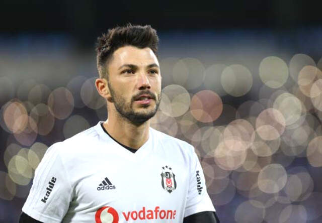 Beşiktaş, Burak Yılmaz İçin Trabzonspor'a Tolgay Arslan'ı Önerecek Beşiktaş, <a class='keyword-sd' href='/burak-yilmaz/' title='Burak Yılmaz'>Burak Yılmaz</a> İçin <a class='keyword-sd' href='/trabzonspor/' title='Trabzonspor'>Trabzonspor</a>'a Tolgay Arslan'ı Önerecek