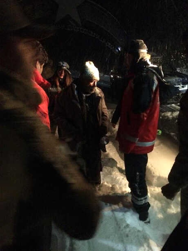 Kar ve Tipi Nedeniyle 300 Koyunla Kaybolan Çoban, Telefonla Yakınlarına Haber Verince Kurtarıldı