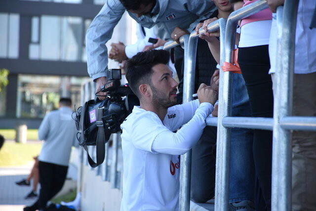 Kadro Dışı Kalan Tolgay Arslan için Galatasaray ve Fenerbahçe Devrede! Tolgay Arslan Kimdir?