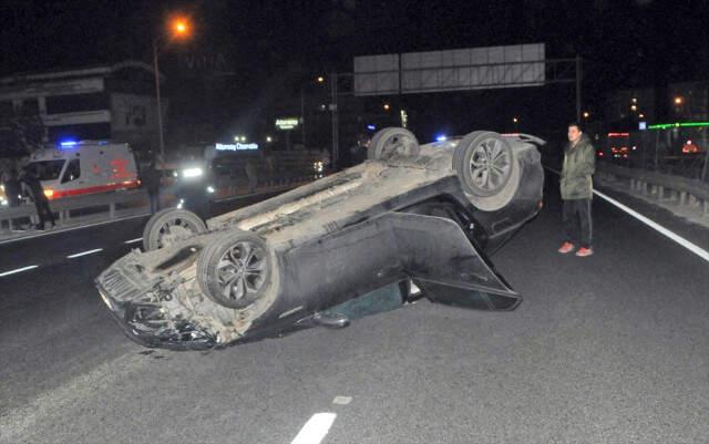 Kaza Yapan Sürücü, Otomobilini Bırakıp Kaçtı