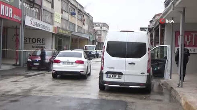 Gözü Dönmüş Saldırgan, Babayı Evinde, Oğlunu da İş Yerinde Vurdu