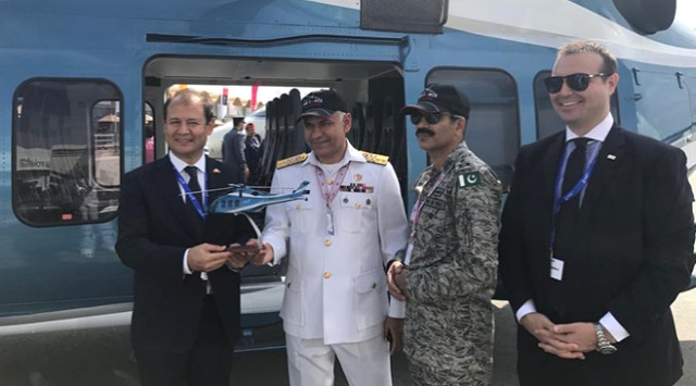 Bahreyn Kralı, TUSAŞ Tarafından Airshow'da Tanıtılan Helikoptere Hayran Kaldı