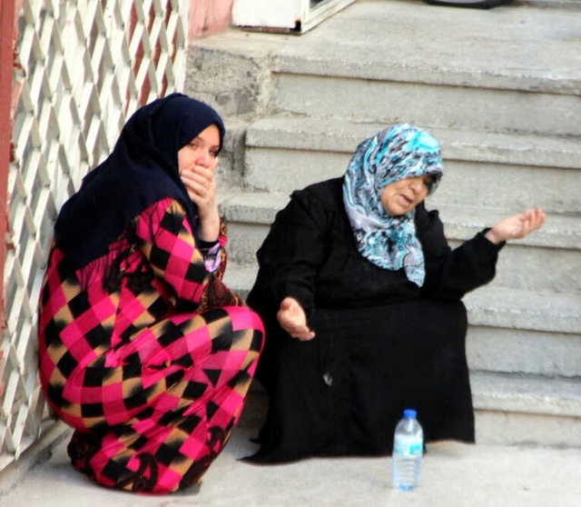 7 Yaşındaki Çocuk, Topunu Almak İsterken Kanalizasyon Çukuruna Düştü