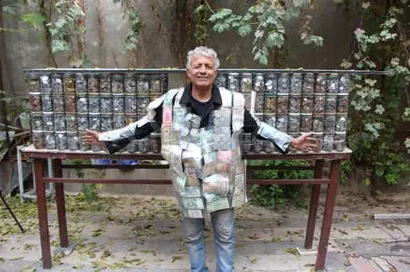Gaziantepli Vatandaşın Montunu Gören, Yolunu Kesip Detaylıca İnceliyor