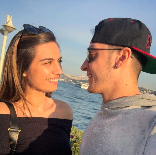 Amine Gülşe ve Mesut Özil 3 Ayrı Ülkede Düğün Yapacak