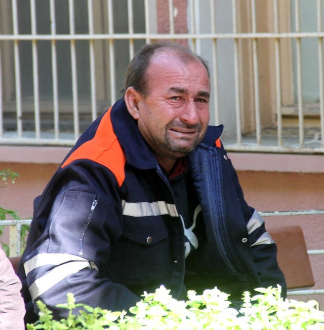 Bir Babanın En Ağır Yükü! Karısının Döverek Öldürdüğü Bebeğini Gözyaşlarıyla Kucakladı