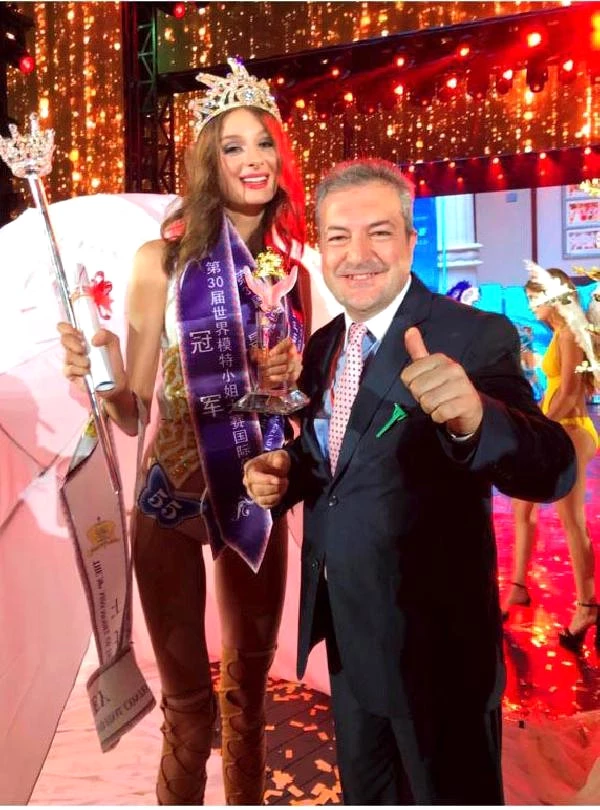 İzmirli Pınar, Dünya Mankenler Kraliçesi Yarışması'nda Birinci Oldu