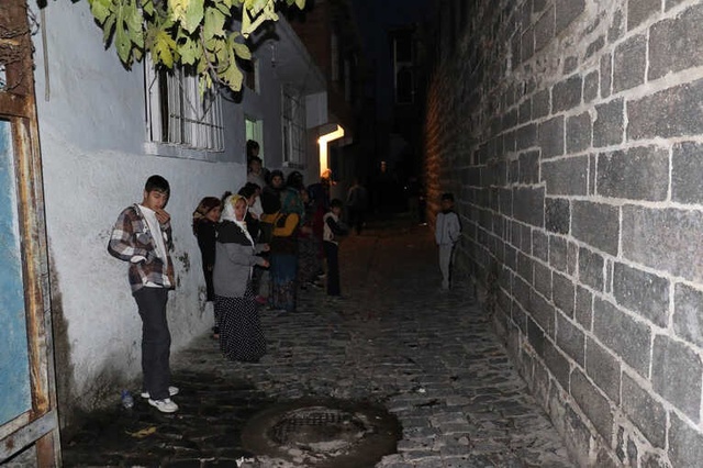 İki Grup, Sokak Ortasında 20 Dakika Boyunca Çatıştı: 2 Kişi Öldü, 2 Kişi Yarandı