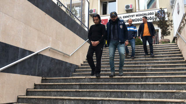 Kaçırdıkları Gencin Babasından 50 Bin Dolar Fidye İstediler Kesik Parmak Süsü Verip Suriyeli Babadan 50 Bin Dolar Fidye İstediler
