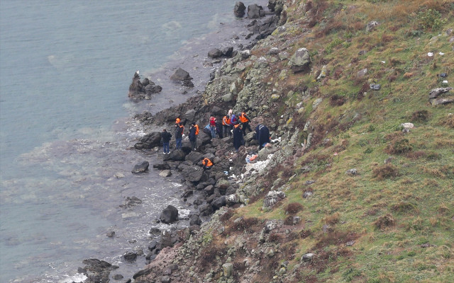 Ege Denizi'ndeki Yumurta Ada'da Mahsur Kalan 44 Düzensiz Göçmen Kurtarıldı