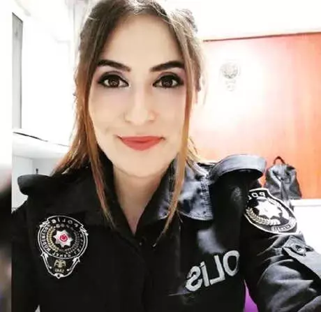 Panelvan Aracın Çarptığı Kadın Polis Ağır Yaralandı