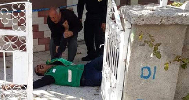 Oğlunun Ölüm Haberini Alınca, Sinir Krizi Geçirdi Oğlunun Ölüm Haberini Alınca, Sinir Krizi Geçirdi