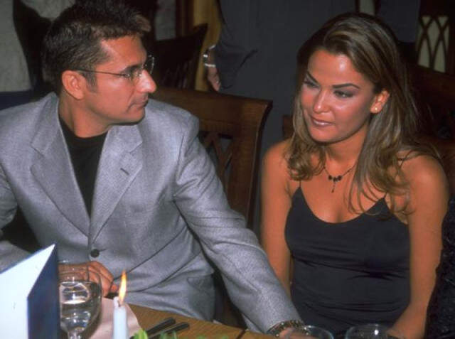 Özlem Yıldız'dan Mehmet Ali Erbil Açıklaması: O Benim Kıymetlim Özlem Yıldız'dan <a class='keyword-sd' href='/mehmet-ali-erbil/' title='Mehmet Ali Erbil'>Mehmet Ali Erbil</a> Açıklaması: O Benim Kıymetlim