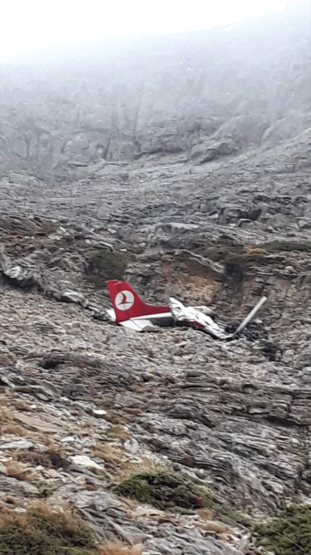 Son Dakika! Denizli'de Düşen Uçağın Enkazında 2 Kişinin Cansız Bedenine Ulaşıldı Denizli'de Düşen Uçağın Enkazında 2 Kişinin Cansız Bedenine Ulaşıldı