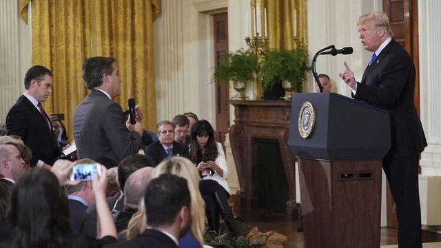 Trump'ın Tartıştığı <a class='keyword-sd' href='/cnn/' title='Cnn'>Cnn</a> Muhabirinin İptal Edilen Beyaz Saray'a Giriş Kartı İade Edildi