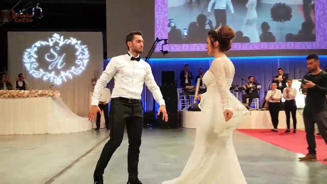 Ünlü Futbolcu Hakan Çalhanoğlu Boşanmak Üzere Olduğu Eşiyle Barıştı