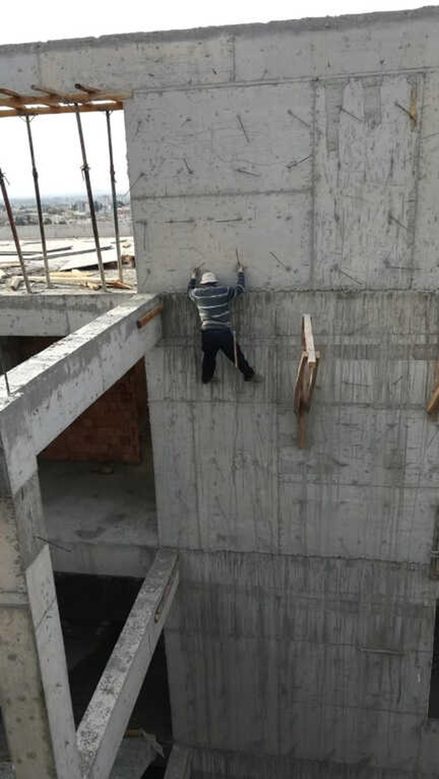 İnşaat İşçisi, 5'inci Katta Ölüme Meydan Okudu