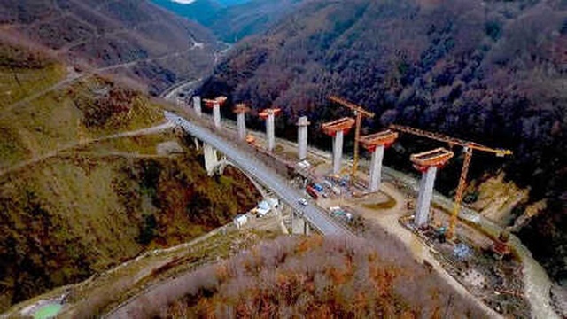 45 Metreden Düşen İşçi Emniyet Kemeriyle Asılı Kaldı