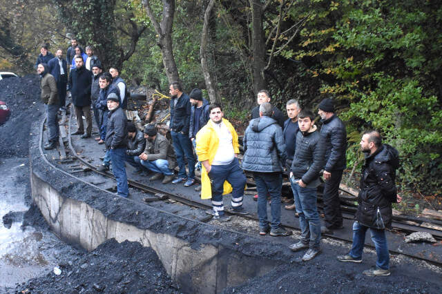 Son Dakika! Zonguldak'taki Maden Ocağındaki Patlamada 3 İşcinin Cansız Bedenine Ulaşıldı Zonguldak'taki Maden Ocağı Patlamasında 3 İşçinin Cansız Bedenine Ulaşıldı